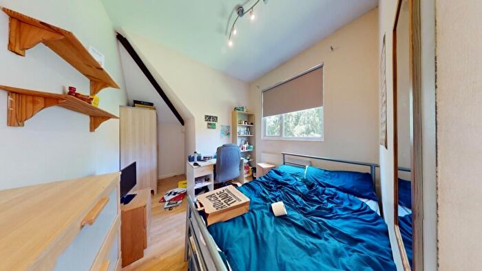 6 Bedroom Semi-Detached House To Rent In Orston Drive, Nottingham, NG8