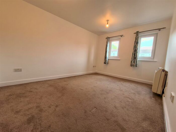 2 Bedroom Flat To Rent In Bridge Street, Thrapston, NN14