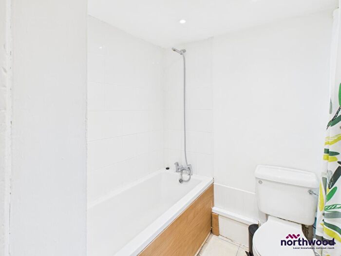 1 Bedroom Flat To Rent In Seaside, Eastbourne, BN22