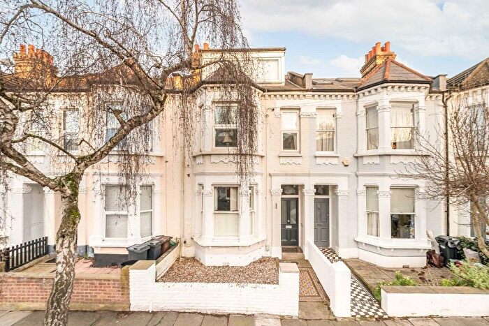 2 Bedroom Flat To Rent In Wilton Avenue, London, W4