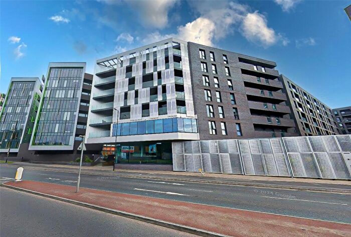 2 Bedroom Flat For Sale In Advent Way, Manchester, M4