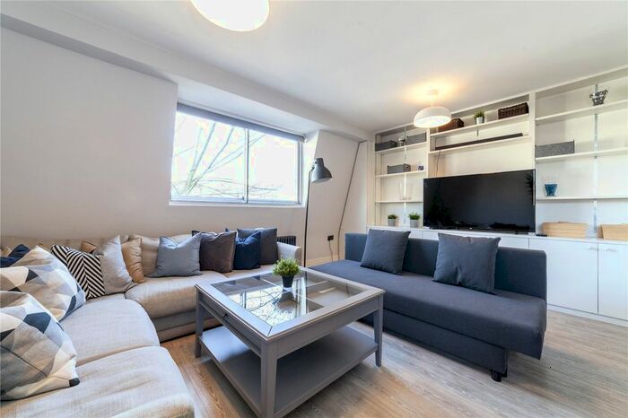 2 Bedroom Flat To Rent In Cromwell Road, Earls Court, SW5