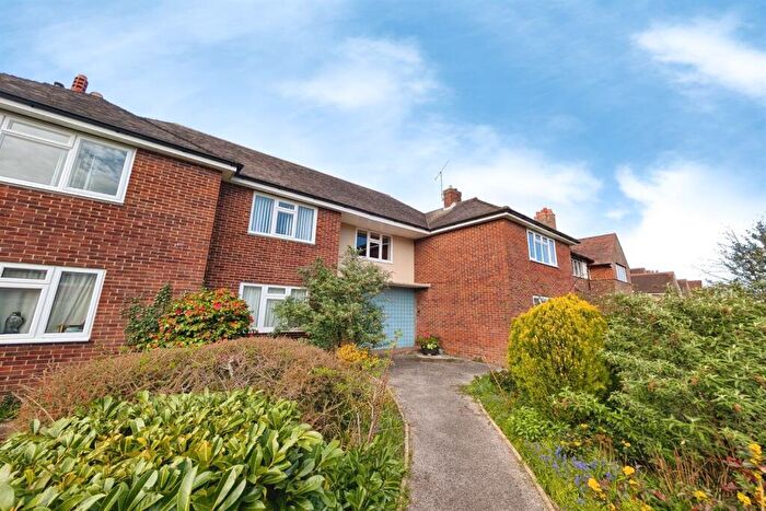 2 Bedroom Maisonette To Rent In Leigh Court, SO17