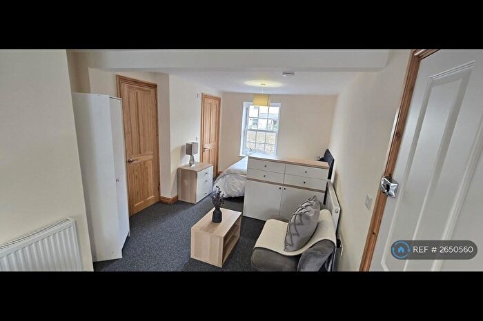 1 Bedroom Flat To Rent In County Road, Maidstone, ME14