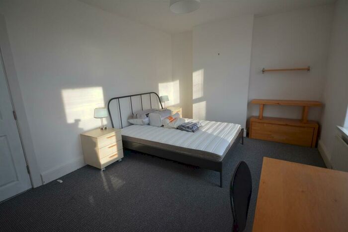 1 Bedroom Terraced House To Rent In Ferry Road, Grangetown, Cardiff, CF11