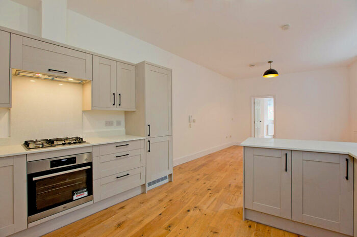3 Bedroom Flat To Rent In Boundary Road, London, N22