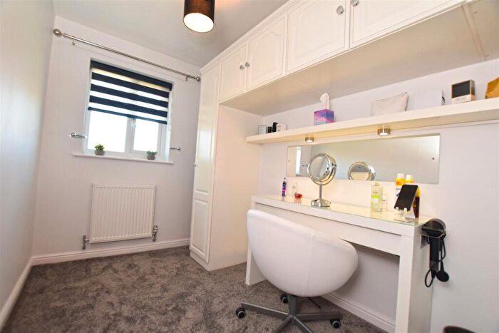 3 Bedroom Detached House For Sale In Silverton Grove, Middleton, Manchester, M24