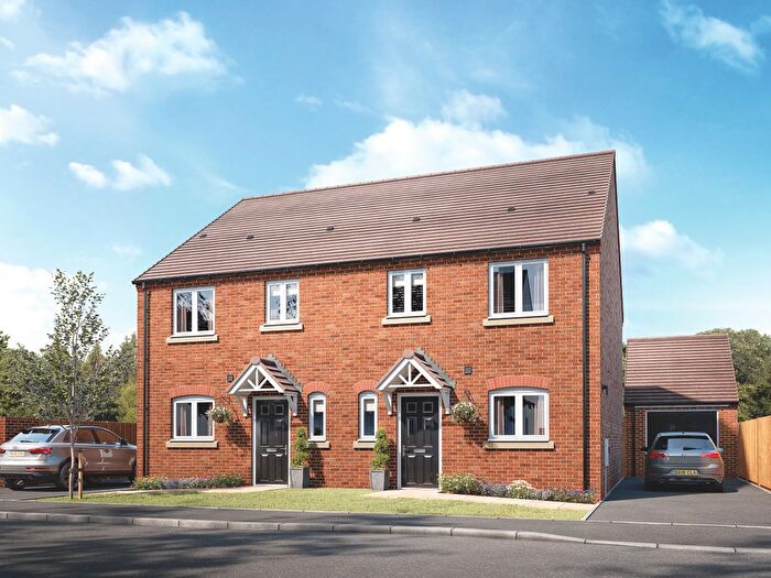 3 Bedroom Semi-detached House For Sale In Cambridge Road, Biggleswade, SG18