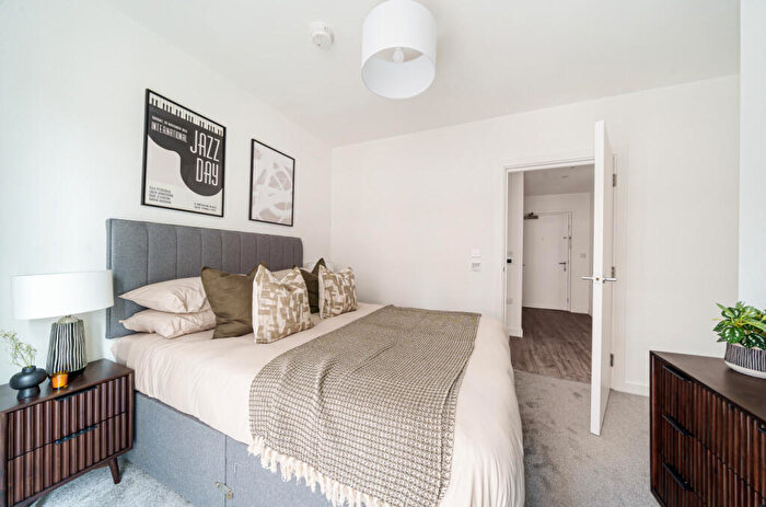 2 Bedroom Apartment To Rent In Bed, Nd Floor, Haweswater At Anchors Point In Gallions Reach, E16