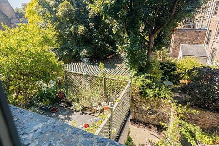 4 Bedroom Terraced House For Sale In Amwell Street, London, EC1R - Photo 10