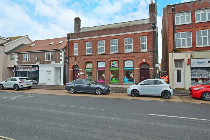 2 Bedroom Flat To Rent In A, Aldwick Road, Bognor Regis, West Sussex, PO21