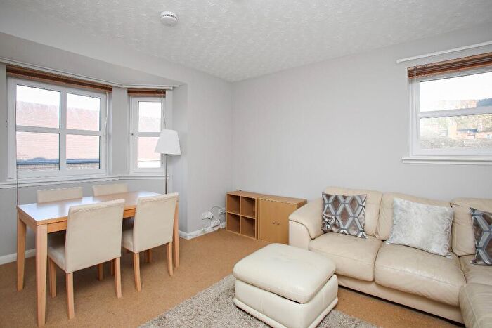 2 Bedroom Flat To Rent In St Leonards Lane, Newington, Edinburgh, EH8