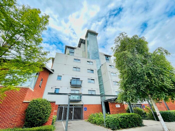 2 Bedroom Flat To Rent In Cumberland House, Erebus Drive, West Thamesmead, London, SE28