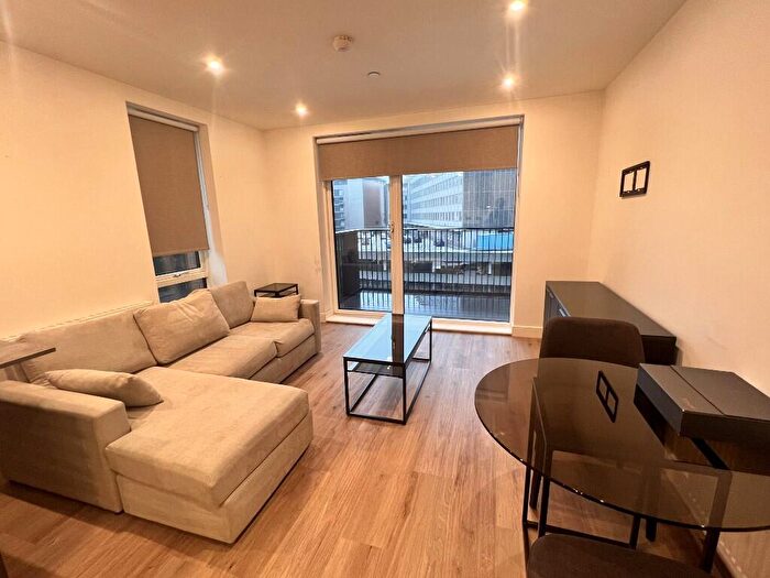 2 Bedroom Flat To Rent In Snow Hill Wharf, Shadwell Street, Birmingham, B4