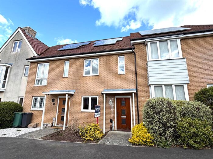 2 Bedroom Terraced House For Sale In Consort Gardens, East Cowes, PO32