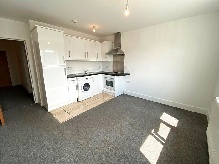 2 Bedroom Flat To Rent In Havant Road, Drayton, Portsmouth, PO6