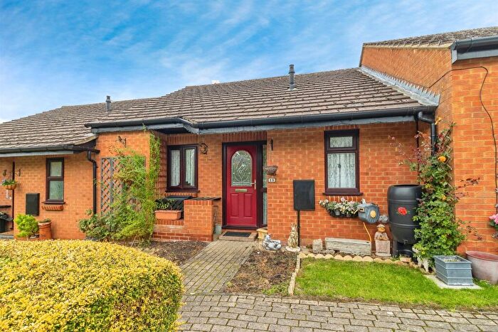 1 Bedroom Terraced Bungalow For Sale In Bekonscot Court, Giffard Park, Milton Keynes, MK14