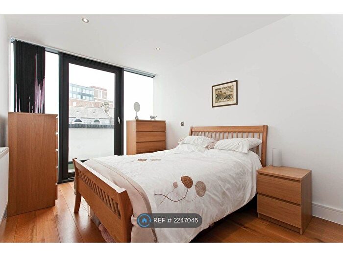 2 Bedroom Flat To Rent In Greenwich High Road, London, SE10