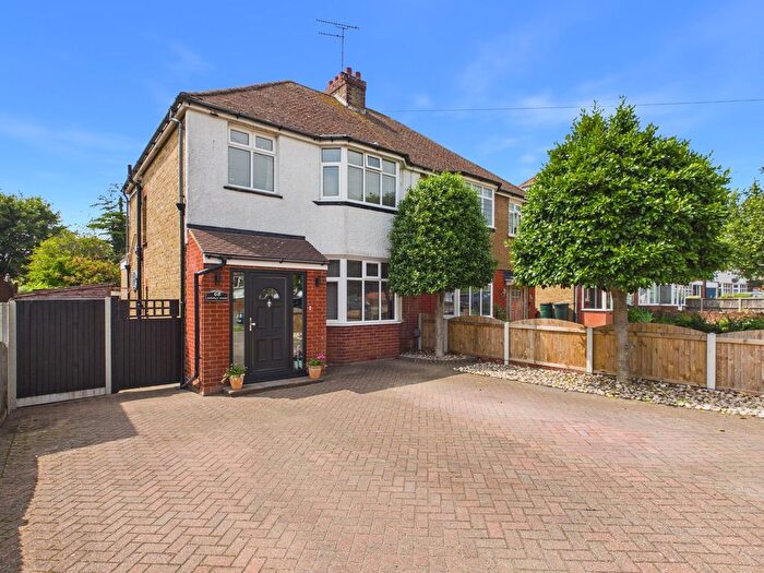 4 Bedroom Semi Detached House For Sale In Salisbury Avenue, Broadstairs, CT10
