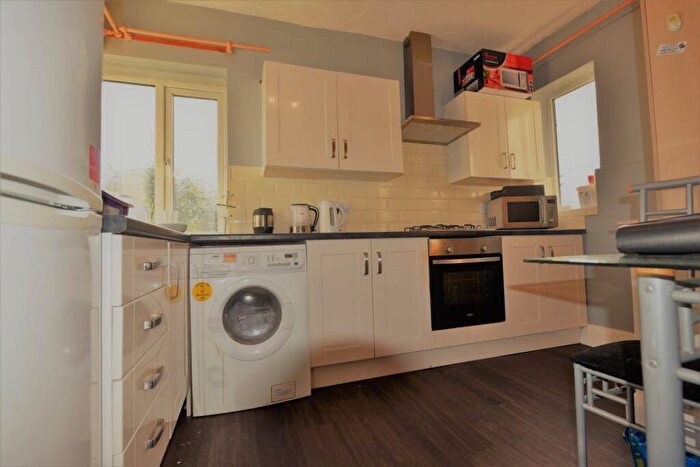 4 Bedroom Flat To Rent In St Chads Drive, LS6