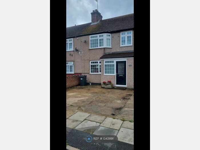 3 Bedroom Terraced House To Rent In Waye Avenue, Hounslow, TW5