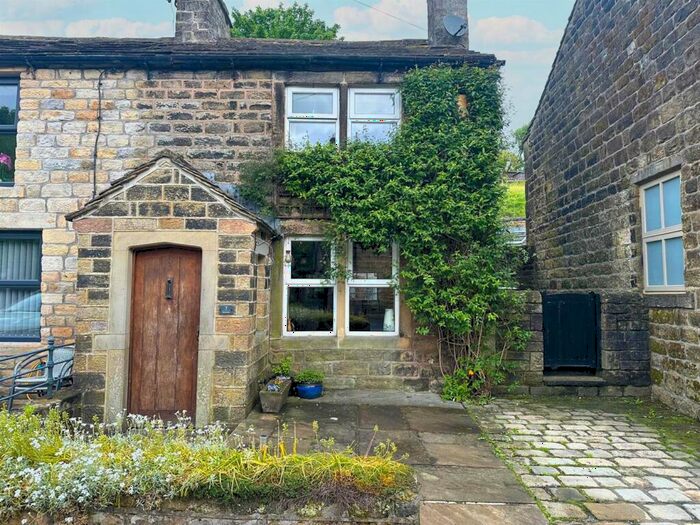 2 Bedroom End Of Terrace House For Sale In Main Street, Cowling, BD22