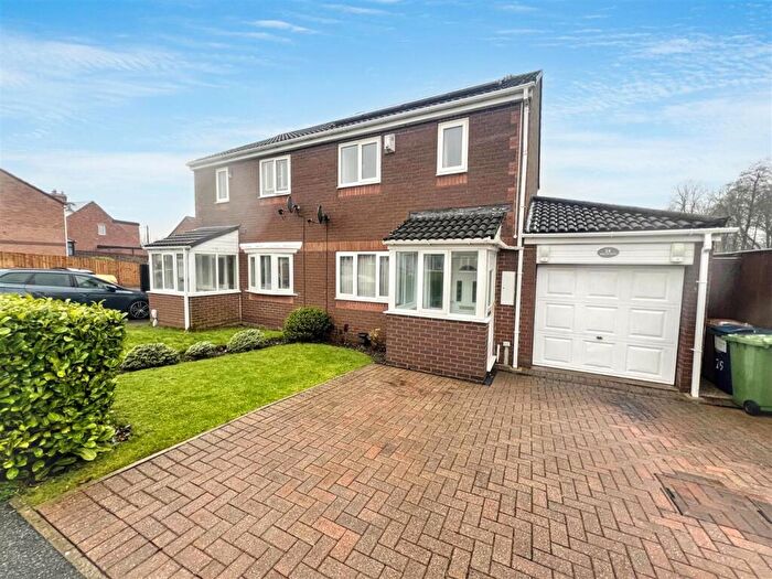3 Bedroom Semi Detached House For Sale In Hollowdene, Hetton-Le-Hole, Houghton Le Spring, DH5