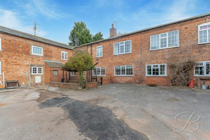4 Bedroom Barn Conversion To Rent In Squires Lane, Kings Clipstone, Mansfield, NG21