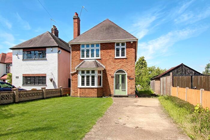 4 Bedroom Detached House For Sale In Southam Road, Dunchurch, Rugby, CV22