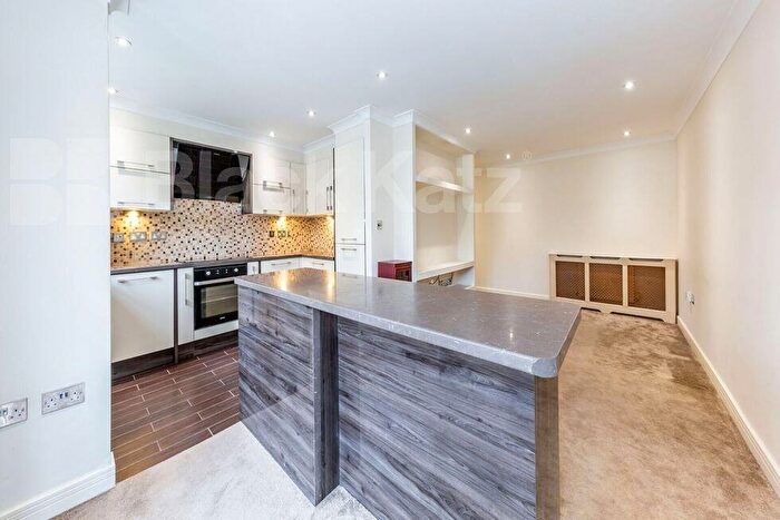 2 Bedroom Flat To Rent In Osier Crescent, Muswell Hill, N10