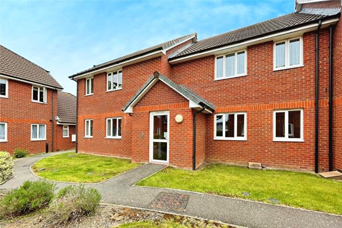 1 Bedroom Apartment To Rent In Chiltern Close, Chelmsford, Essex, CM1