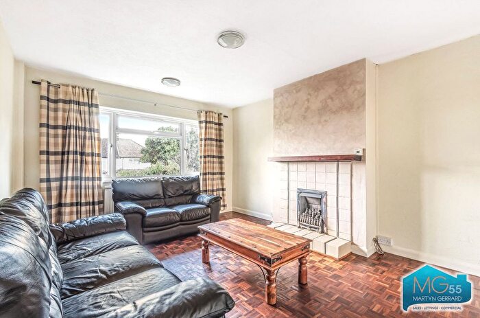 3 Bedroom Maisonette To Rent In Summit Close, Edgware, London, HA8