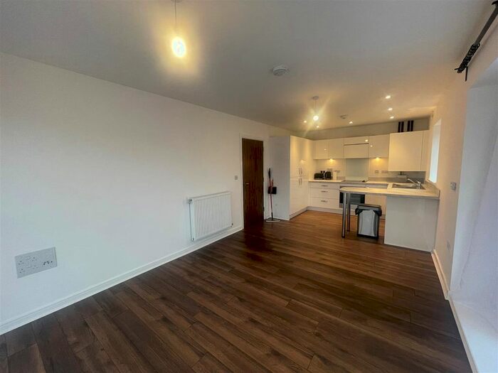 2 Bedroom Flat To Rent In Dovestone Close, West Thurrock, Grays, RM20