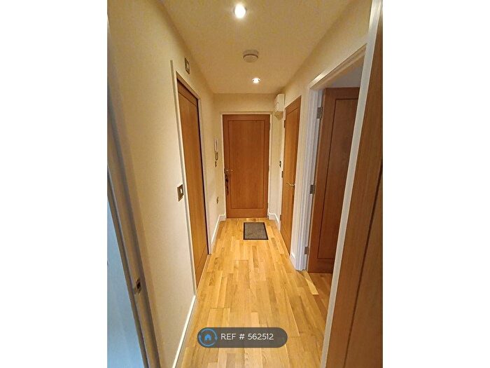 1 Bedroom Flat To Rent In Victoria Road, Swindon, SN1