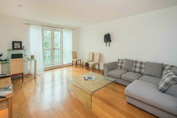 2 Bedroom Apartment To Rent In Westferry Circus, London, E14