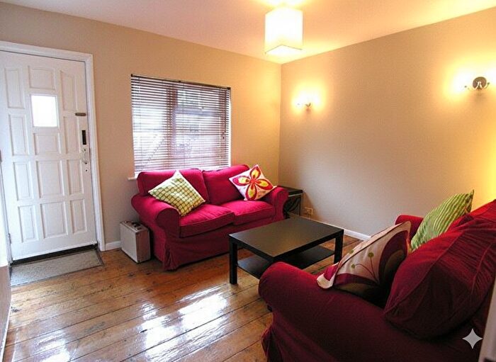 2 Bedroom Terraced House For Sale In Foxhill Road, Reading, RG1