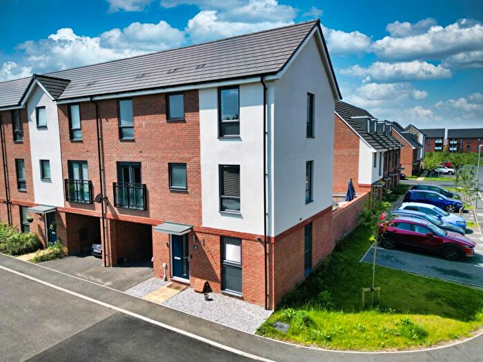 5 Bedroom End Of Terrace House To Rent In Brosse Crescent, Glebe Farm, MK17