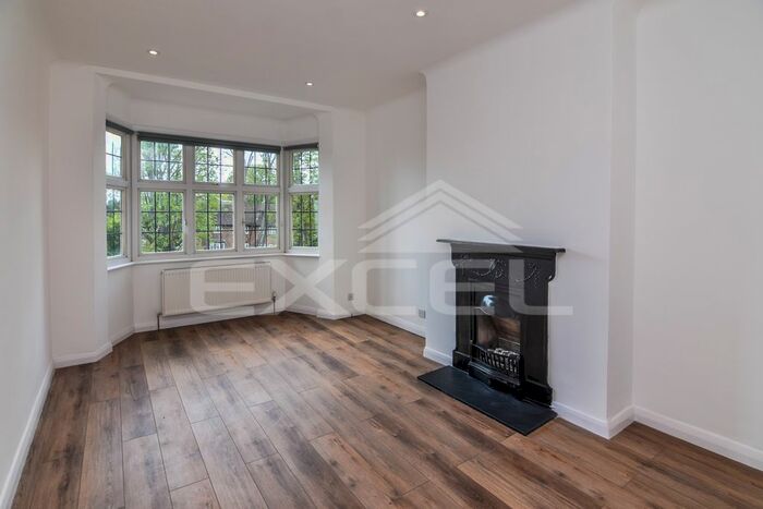 2 Bedroom Flat To Rent In Ellerton Lodge, East End Road, Finchley Central, N3