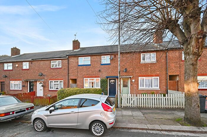 3 Bedroom Terraced House To Rent In Derwent Road, Luton, LU2