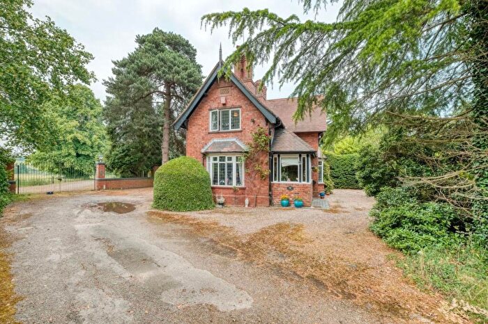 4 Bedroom Detached House For Sale In Birmingham Road, Kidderminster, DY10