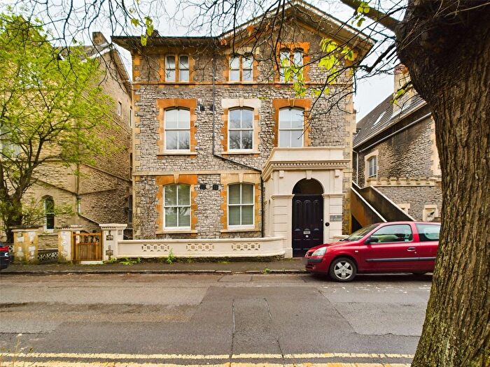 3 Bedroom Flat To Rent In Shrubbery Avenue, Weston-Super-Mare, North Somerset, BS23