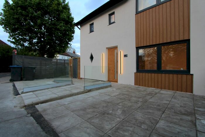 4 Bedroom Terraced House To Rent In Buckingham Avenue, Thornton Heath, CR7