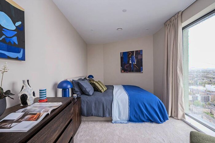 2 Bedroom Flat To Rent In Reed Avenue, Bow, London, E3