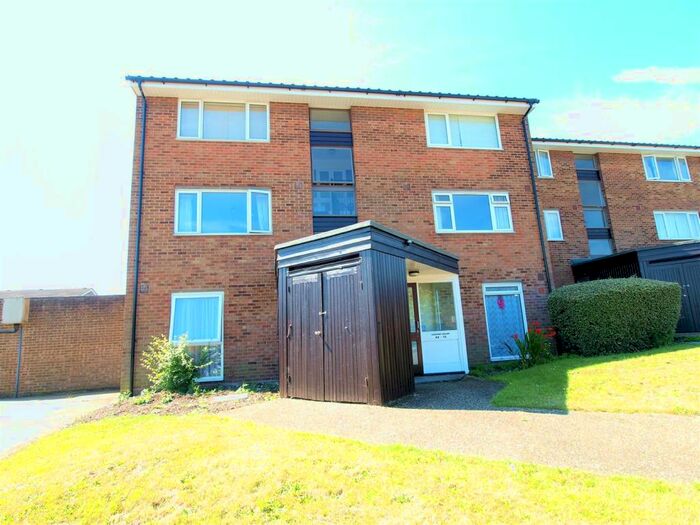 1 Bedroom Flat To Rent In Glendower Crescent, Orpington, BR6