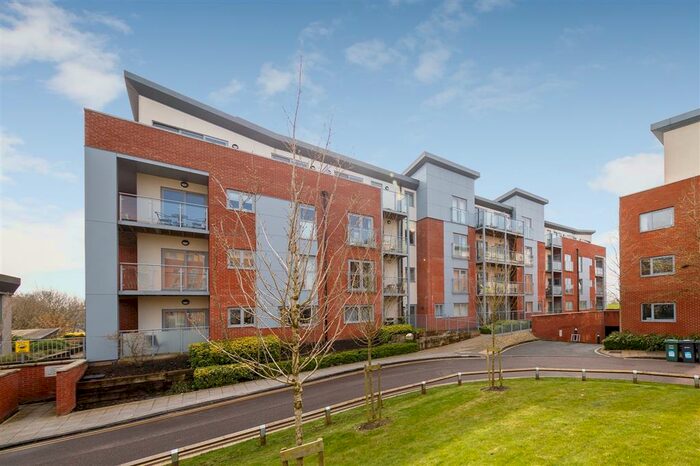 2 Bedroom Apartment To Rent In Charrington Place, St. Albans, AL1