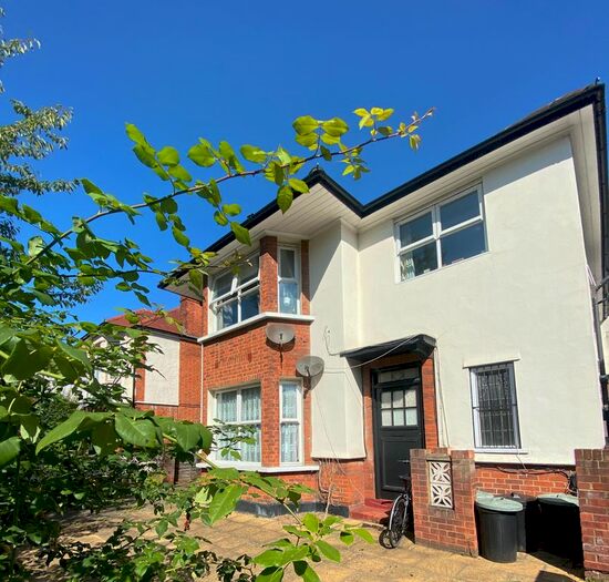 2 Bedroom Flat To Rent In St Quintin Avenue, North Kensington, London, W10