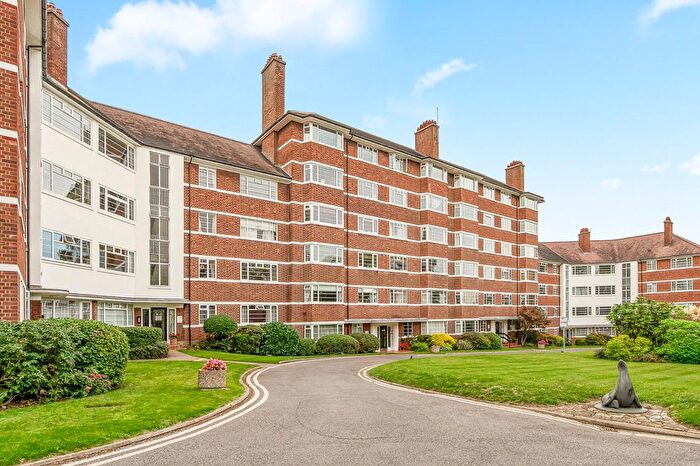 2 Bedroom Flat For Sale In Deanhill Court, Upper Richmond Road West, SW14