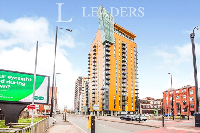 2 Bedroom Flat To Rent In Skyline Central, Goulden Street, Manchester, M4