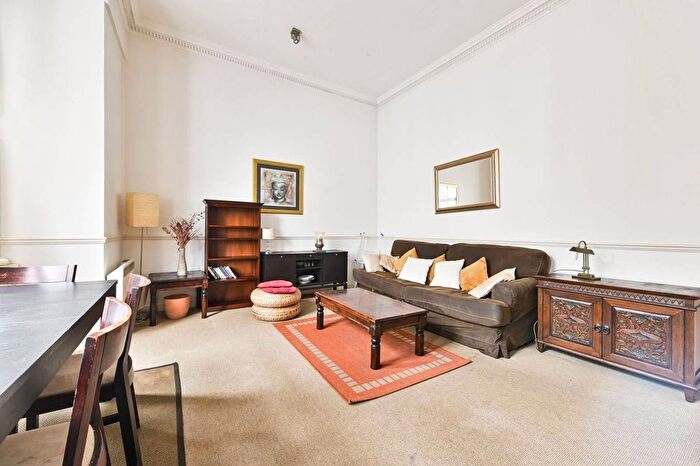 1 Bedroom Flat To Rent In Redcliffe Square, Chelsea, Chelsea, London, SW10