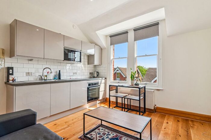 Studio To Rent In St. Johns Road, Richmond, TW9